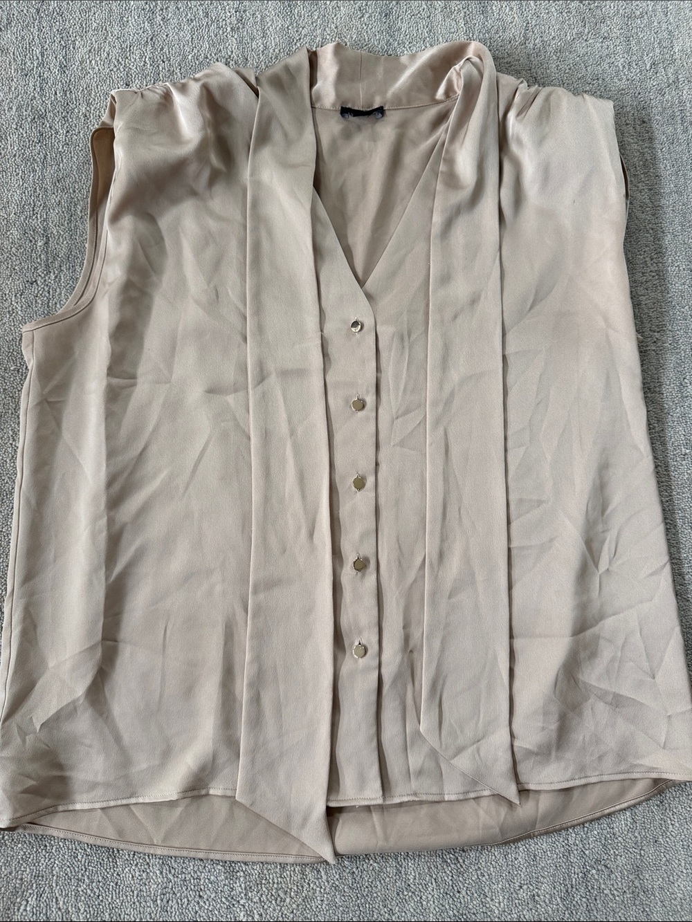 Ann Taylor Sleeveless Padded shoulder Button-Front Blouse w/tie size Medium